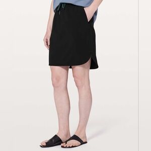 NWOT Lululemon On The Fly Skirt Woven Solid Black Elastic Waist Knee Length Sz 8